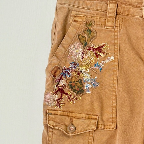 ☀️Anthropologie Embroidered Wanderer Embroidered Cargo Pants - Picture 4 of 10